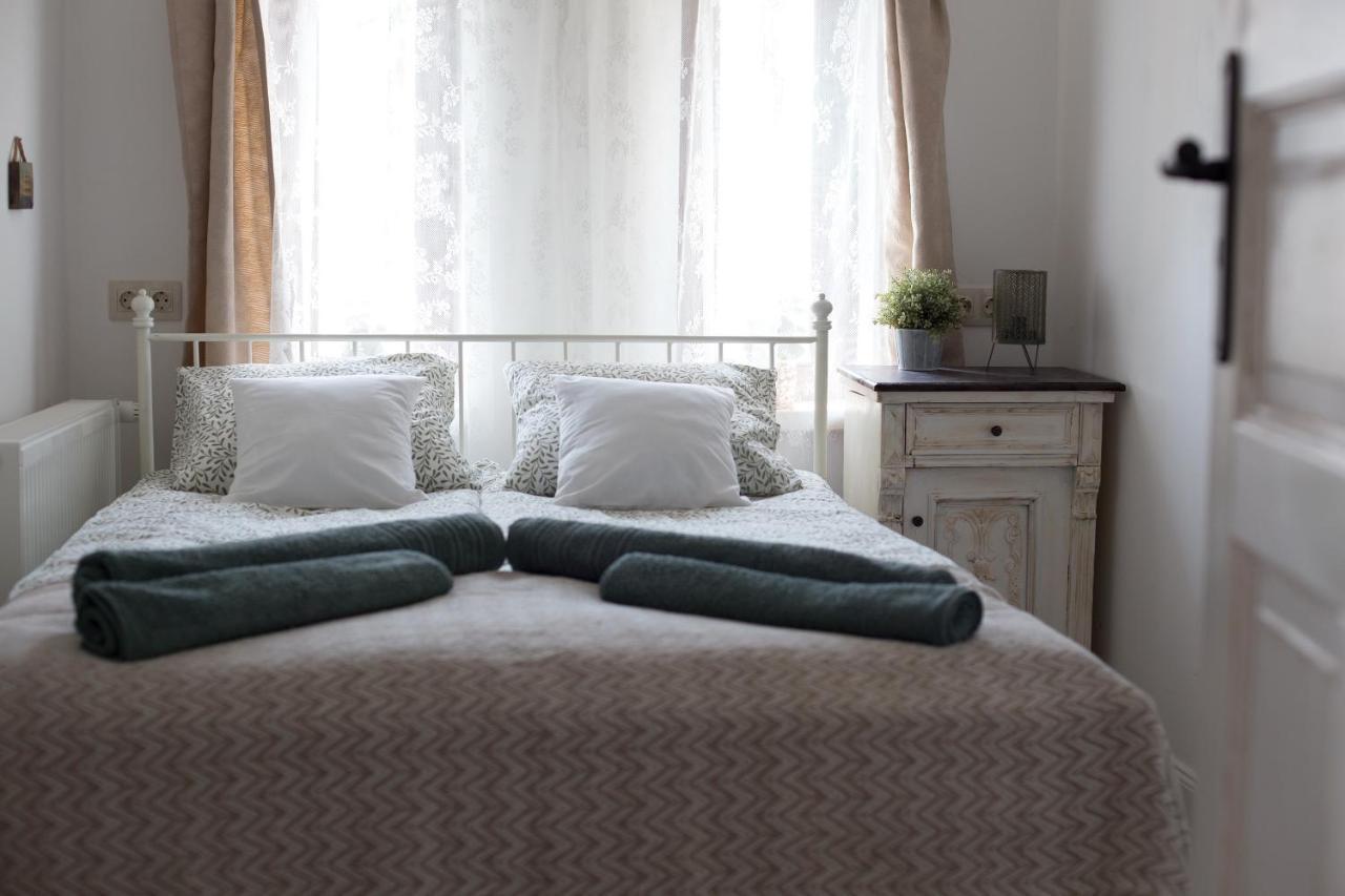 Appartement Kuria With Free Parking Boedapest