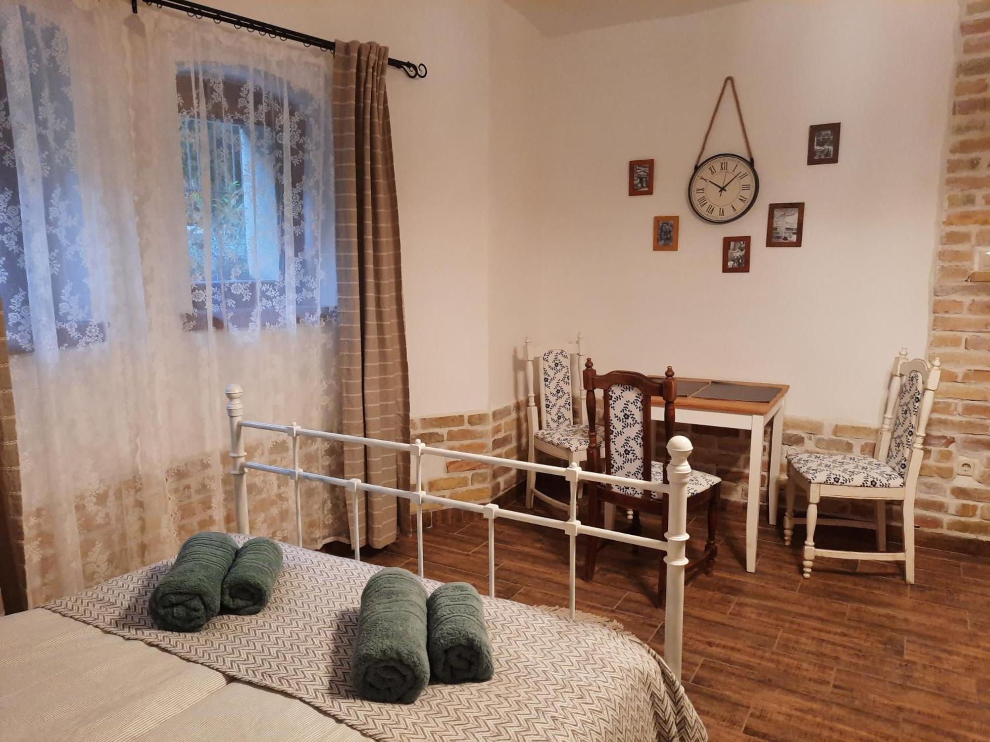 Kuria With Free Parking Appartement Boedapest