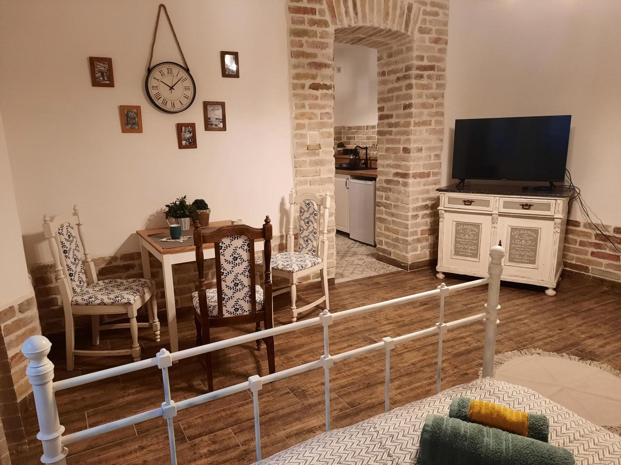 Kuria With Free Parking Apartament