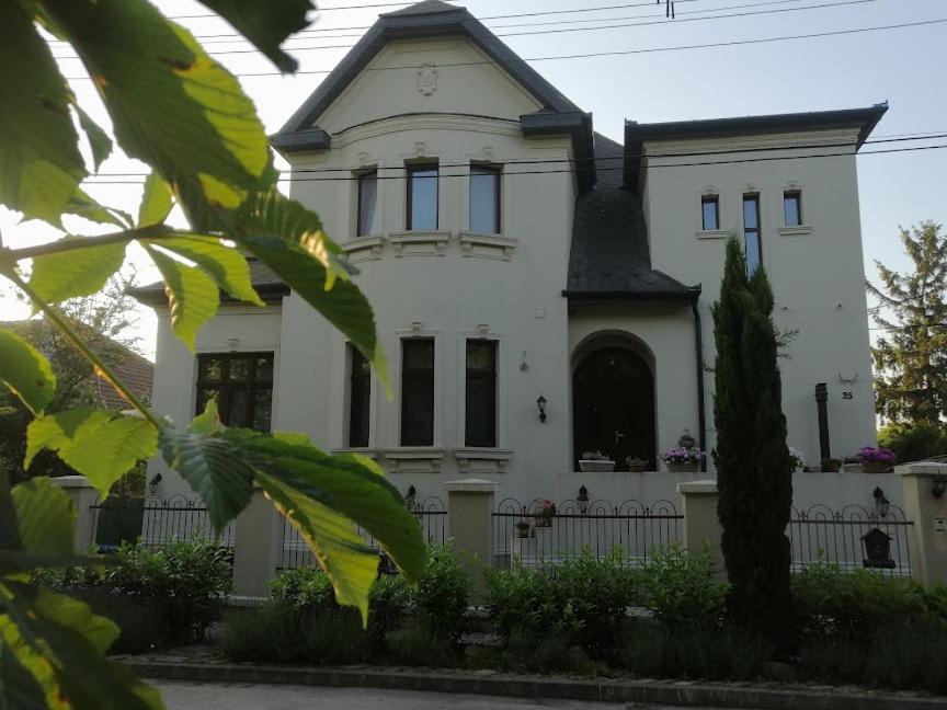 Kuria With Free Parking Apartament